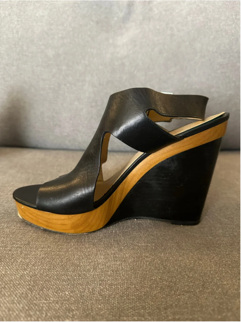 Michael Kors Black and Tan Wedge Sandals Size 9